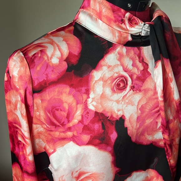 BOGO 🌸 Worthington Petite Moody Floral Satin Faux Wrap Blouse Sz LP / US 10 - Picture 10 of 11